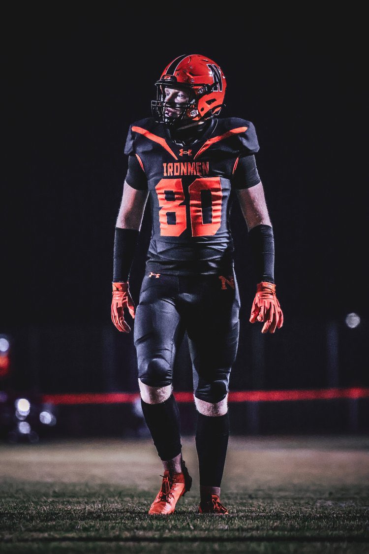 -2025 LS
-6’4 240lbs
-All-conference TE
-3.8 GPA
-All state academic 
-#1 in Illinois 
-3 year starter 
LS Hudl- hudl.com/v/2Q7kif
TE Hudl-hudl.com/v/2Qnwez 
YouTube-youtube.com/@gavinschieler…