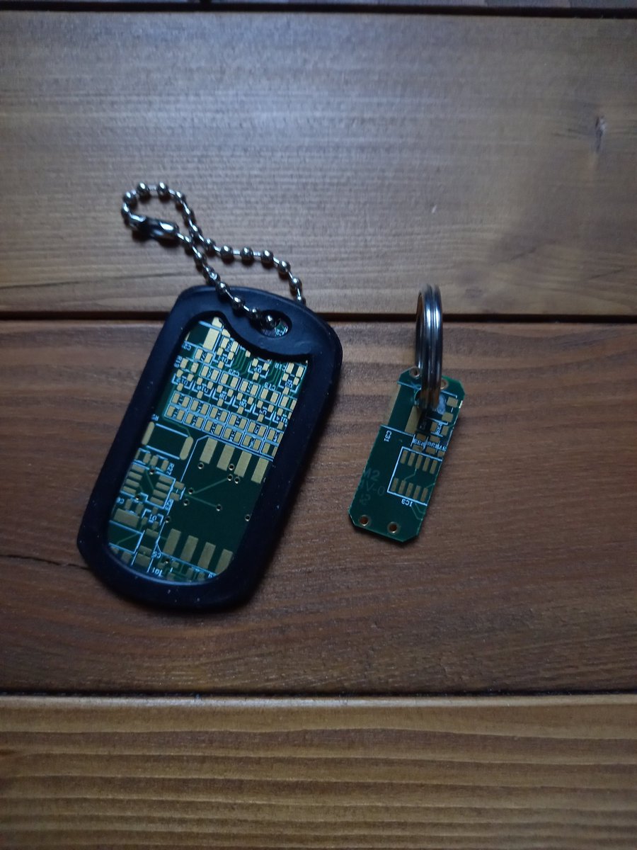 AroundSTyneside's tweet photo. Last min gifts for a geek or tech lover in your life, 

£10 per set of dogtags 
Made from recycled pcb boards 
1 large for keys or the normal use of them and 1 small for a toggle on a backpack or laptop bag ,,  

South shields area for collection.. https://t.co/5YVDIuvzrk