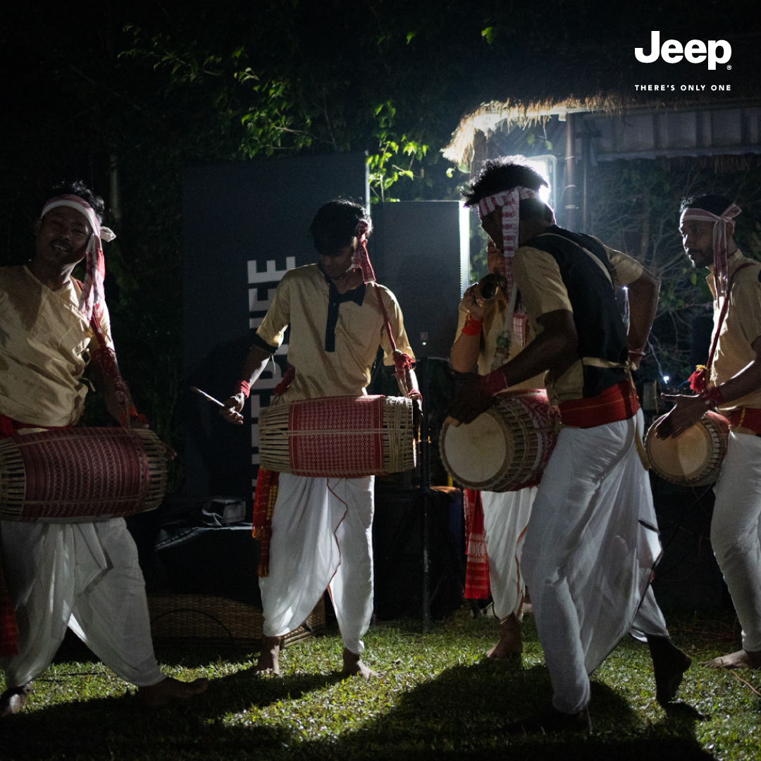 JeepIndia's tweet photo. The Northeast doesn’t fail to mesmerise Jeep Owners with its stunning sights and picturesque roads. Stay tuned for more clicks from the legendary Northeastern Odyssey.
#jeep #jeepindia #jeeplife #OIIIIIIO #LJT_ #theresonlyone #LegendaryJeepTrails https://t.co/tX9jtofwMT
