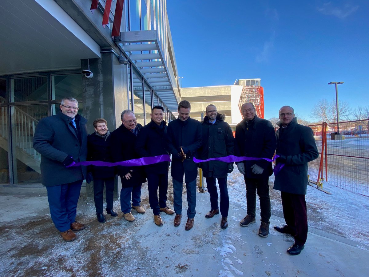 SaskHealth's tweet photo. The new #Regina General Hospital parkade is open (as of Dec 16). The 4-level structure includes 320 public parking spaces on the ground level of the parkade &amp; 685 secure staff spaces on the remaining levels. @SKGov More: https://t.co/my4fah9LYL https://t.co/Uv2dJOySYJ