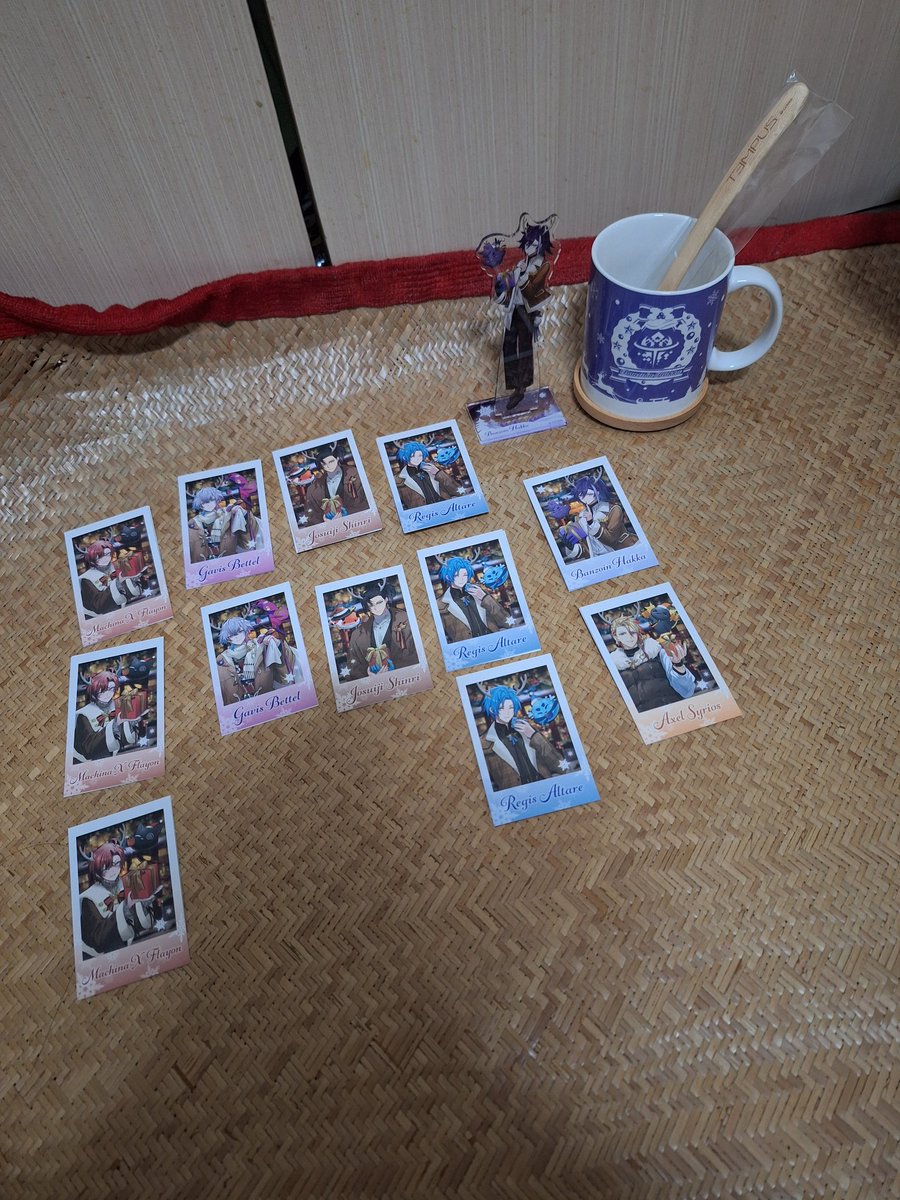 ogg17iLZvpNkUrE's tweet photo. random merch only one Hakka,but I want to said Hakka Acrylic stand looks so cute🥰and I love this mug,I'll use it🫶
#Hakkitos https://t.co/myEGA9gh4d
