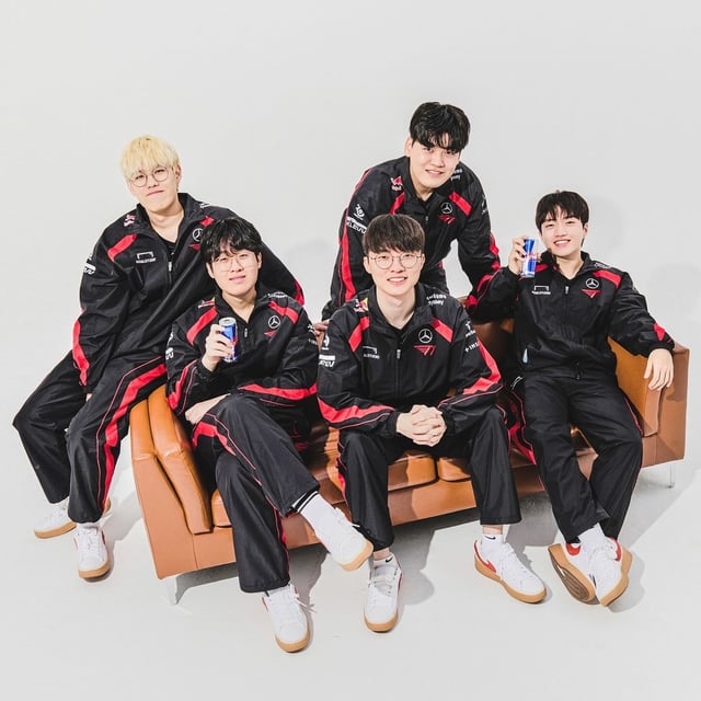 T1keriapics's tweet photo. and for the last time, thank you to Red Bull for making this photoshoot happen. These pics will remain a cherished memory that will never fade. ❤️🖤 https://t.co/r06psoErHc