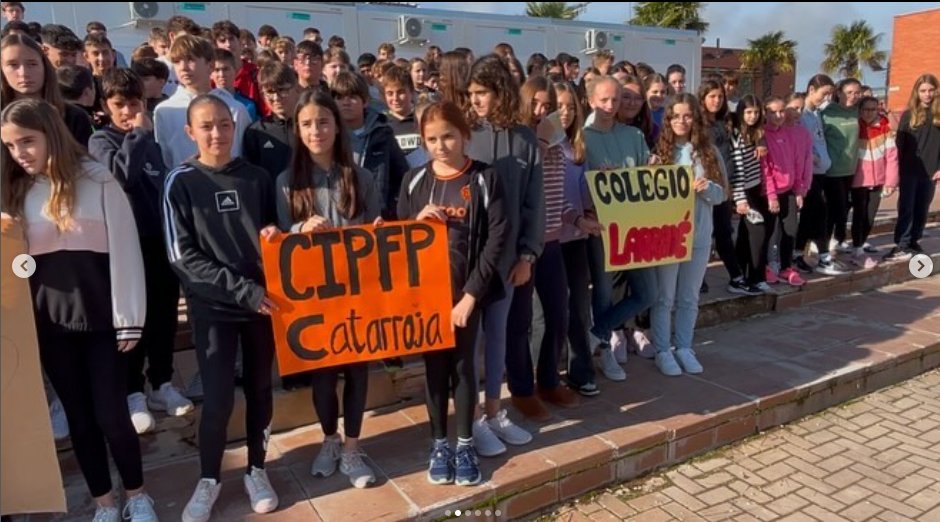fpcatarroja's tweet photo. 🙌🤝Desde #CIPFPCatarroja agradecemos las muestras de apoyo recibidas desde diferentes lugares.🌍
Gracias al #IESCierzo de Aragón y al Max-Bill-Schule alemán por sus muestras de afecto y ánimos.
@GVAlabora @GVAeducacio @todofp @ajuntcatarroja
#FP #CIPFP #Catarroja https://t.co/PTn1YMKr8G