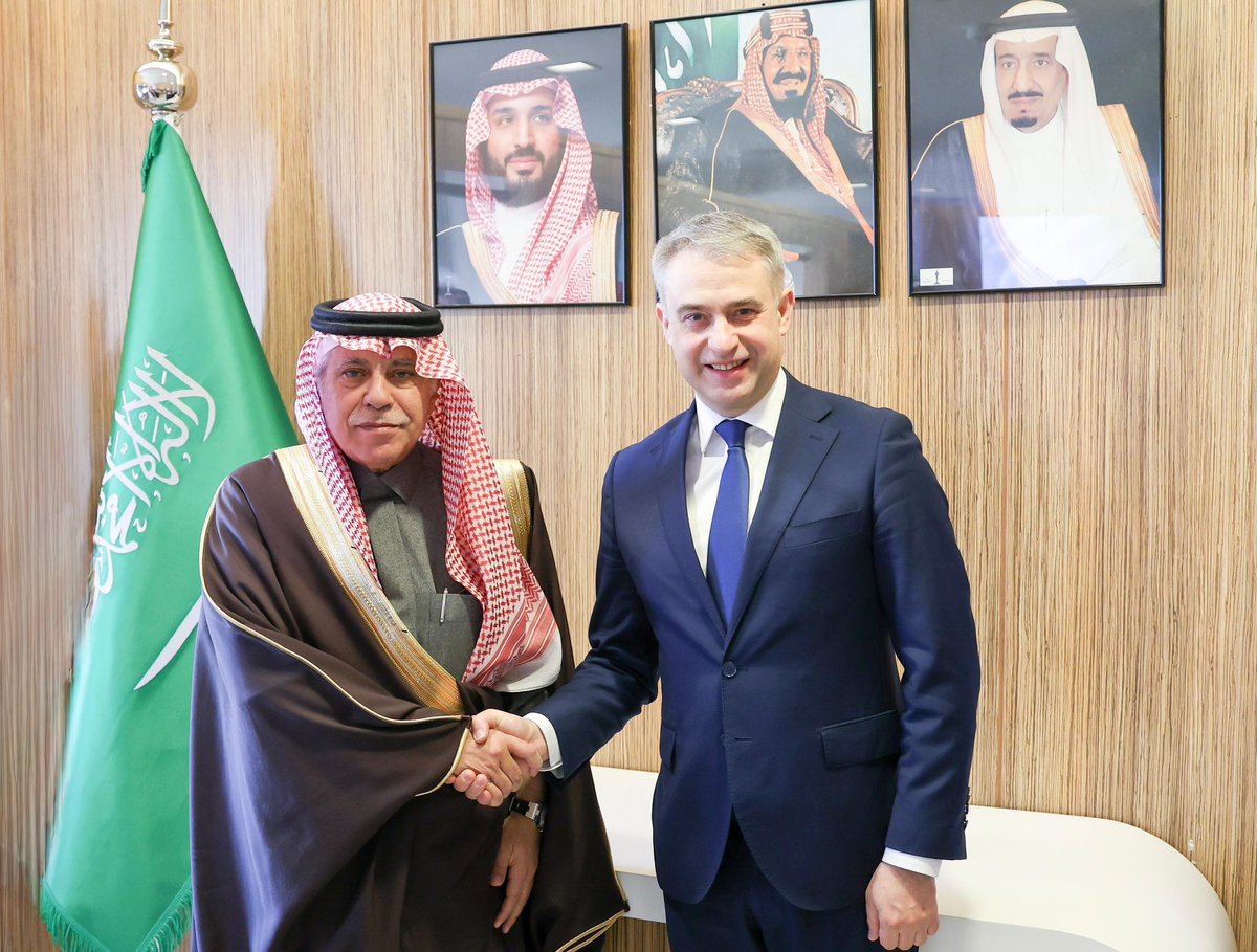 FSC_KSA's tweet photo. رئيس مجلس الأعمال السعودي البولندي أ.عبدالله أبودبيل @Abdullahdabeel
يشارك في لقاء معالي وزير التجارة د.ماجد القصبي 
مع نائب رئيس الوزراء وزير الشؤون الرقمية البولندي د. كشيشتوف غافكوفسكي
#اتحاد_الغرف_السعودية https://t.co/4rQmSqwXLP