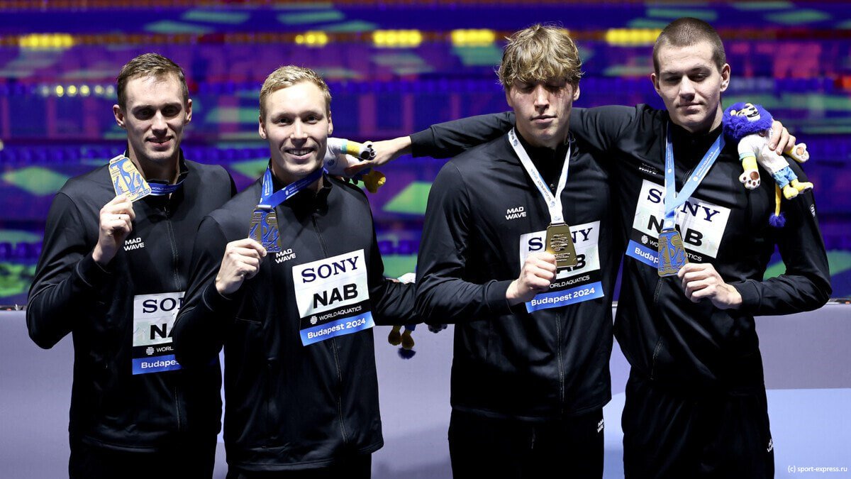 Russia's tweet photo. 🔥 Russian swimmers set the new #WorldRecord at @WorldAquatics Championships #Budapest2024 🏊♂️
🇷🇺 Miron #Lifintsev, Kirill #Prigoda, Andrei #Minakov, Egor #Kornev won the men's 4x100m medley relay finals in a spectacular fassion!
💪Simply the best! Congrats, lads! Proud of you! https://t.co/vPL5yvqLWt