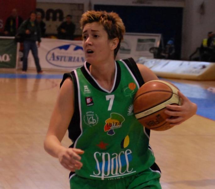 Ayer nos dejó Silvia Lara, gran jugadora, gran entrenadora e increíble persona.  Un referente silencioso del basket femenino. Me hubiera gustado que hubiera tenido un bonito reconocimiento. D.E.P  y gracias por todo 💔🖤