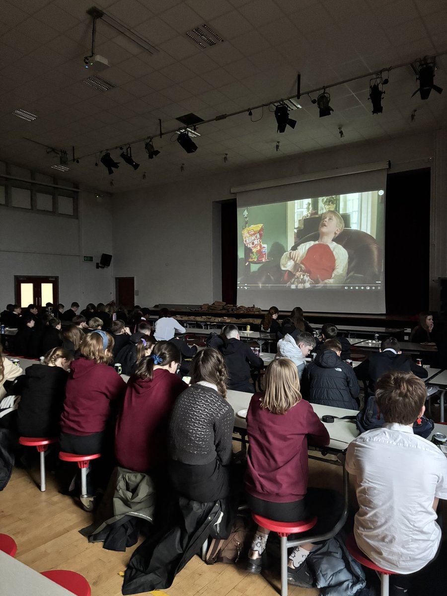 BathgateARK's tweet image. Our first reward event of the week took place this afternoon! Our top 100 merit winners came to a pizza party! They enjoyed their food whilst watching Home Alone. Thanks again to @pizzahutuk Bathgate for their ongoing support of our reward scheme! #partnerships @BathAcadNews