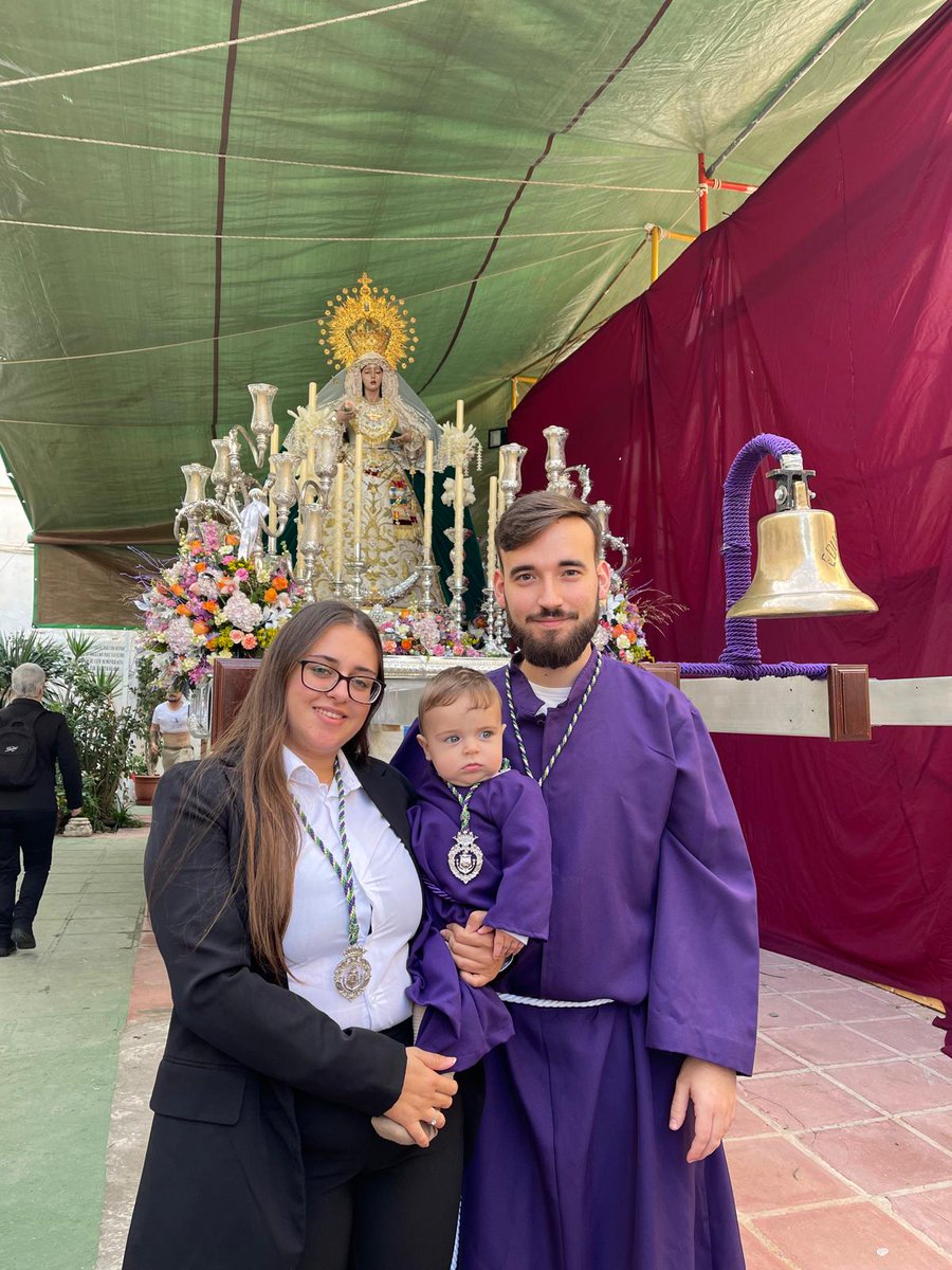 javi_nm15's tweet photo. Dándole gracias a la virgen por permitirnos formar está familia 💜💚
#LaEsperanzaDeMiraflores https://t.co/S5adOR74qn