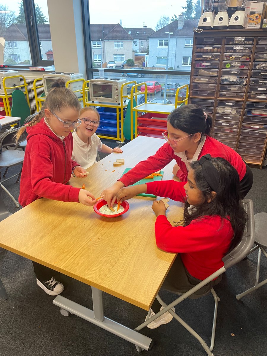 P4a Clyde Primary (@cprimary2019) on Twitter photo Finishing our Food Technology project by practising the skills of bridge cut, grating and mixing to make tzatziki dip with carrots! <a href="/ClydePrimary/">Clyde Primary</a> #clydedyw Finishing our Food Technology project by practising the skills of bridge cut, grating and mixing to make tzatziki dip with carrots! <a href="/ClydePrimary/">Clyde Primary</a> #clydedyw
