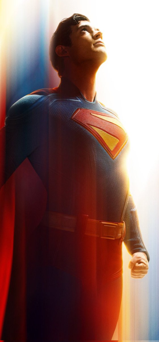 DeadmanBostonB's tweet photo. Lord Almighty the suit looks awesome #Superman https://t.co/TqE872poK4
