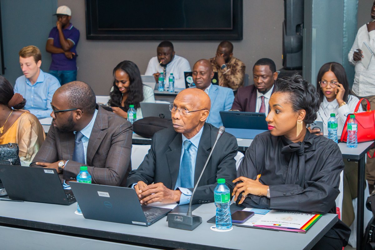 Mepsenegal's tweet photo. En collaboration avec l'@IRENA et la @giz_gmbh, le Ministère de l'Énergie, du Pétrole et des Mines a organisé un atelier de clôture de haut niveau pour marquer la fin de la première phase du Programme de renforcement des capacités de planification énergétique à long terme.

Ce programme, axé sur l’utilisation du modèle SPLAT-MESSAGE de l’IRENA, a permis :
✅ Une formation de plus de 300 heures en faveur des acteurs 
✅ La création d’une "équipe nationale" officielle pour élaborer un modèle SPLAT-Sénégal.
✅ La rédaction d’un document stratégique pour intégrer la modélisation dans les processus de planification et les investissements énergétiques nationaux.

L'atelier est présidé par M. le Ministre @BirameSouleye, en présence de Mme Nina Neubecker, Cheffe de Coopération adjointe à l’Ambassade d’Allemagne au Sénégal et de M. @flacamera, Directeur général de l'@IRENA. 

Les participants de la première phase ont reçu leurs certificats. 

Le Ministre a souligné l'importance de ce partenariat tripartite pour le renforcement des capacités nationales et la souveraineté énergétique du Sénégal souverain et prospère. La prochaine étape est la Phase 2 du programme qui s’étendra à l’ensemble du secteur de l’énergie, incluant des thématiques telles que l’efficacité énergétique et l’intégration de systèmes modernes pour une énergie durable et accessible à tous.

#MEPM #PlanificationÉnergétique #SouverainetéÉnergétique #IRENA #GIZ #Sénégal2050