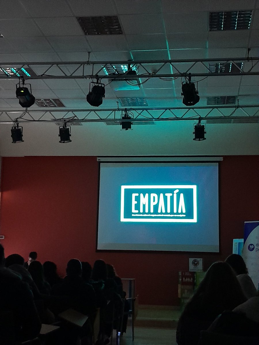 EASOingurumena's tweet photo. 🎥✨Gaur esperientzia bikaina bizi izan dugu gure zineforumean!

Ikasleek aktiboki parte hartu dute, #Empatía dokumentalari buruz hausnartuz eta ideiak partekatuz.🍿🎬
Ikaskuntzaz eta emozioz betetako gune aberasgarria izan da. Eskerrik asko guztioi zuen inplikazioagatik!🙌💡 https://t.co/1kr6av4Mrx