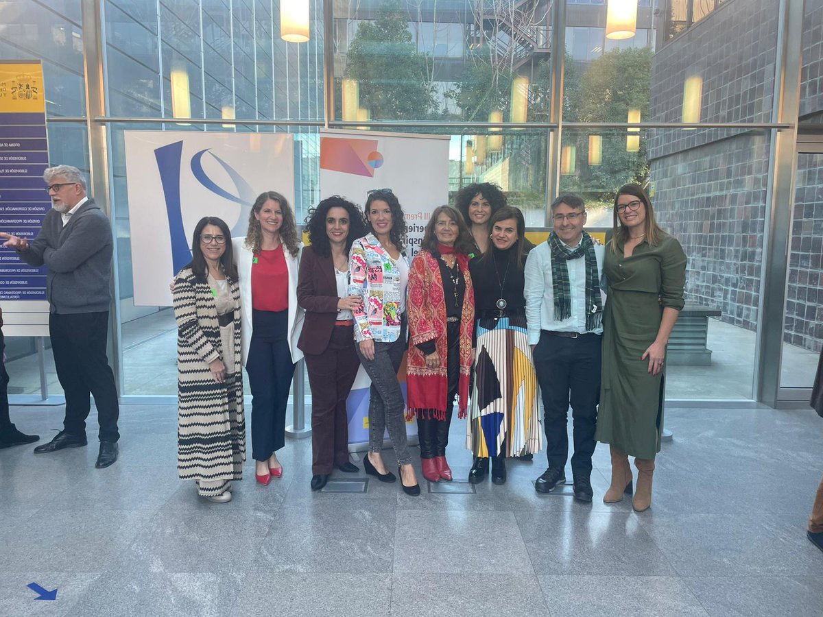 sifopcarm's tweet photo. 🎖️Dos centros educativos y una docente de la Región de Murcia premiados en los III Premios Nacionales a Experiencias Educativas Inspiradoras para el aprendizaje.
@ceipluiscosta @jimenez_espada @salomerecio @agomezalcazar 
¡¡Enhorabuena a todos ellos!!👏👏 https://t.co/XJdMCuA8qT