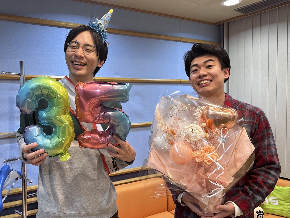 おめでとうだけど、ライブん時そんな素振り一切なかったな！ 俺も相方