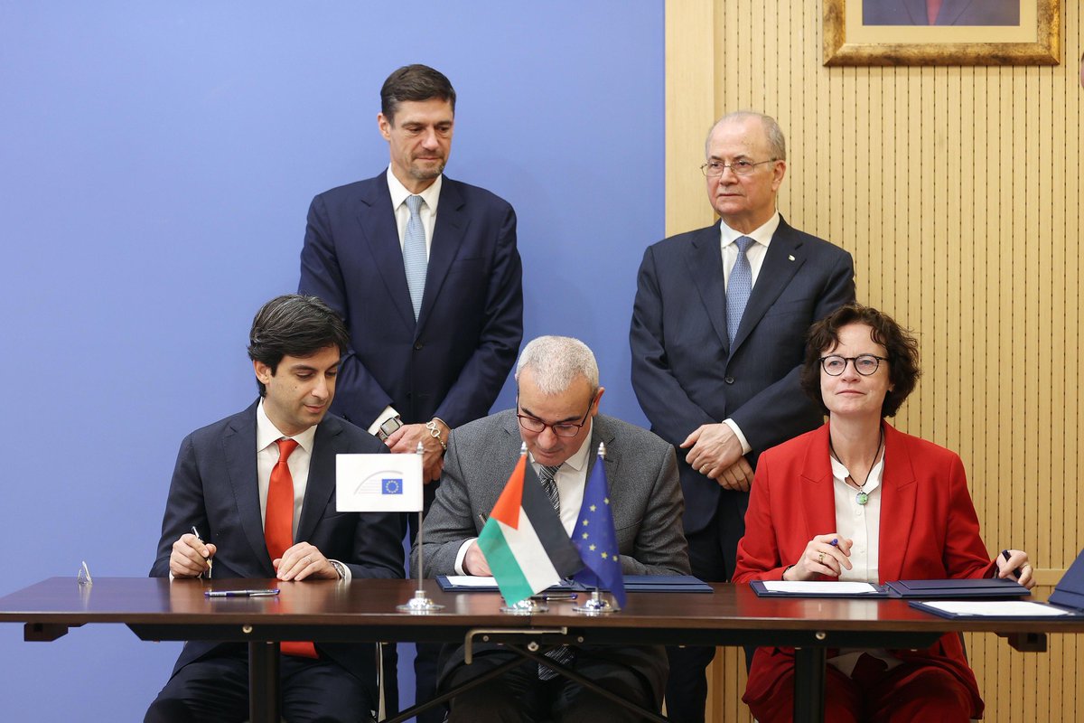 PalestinePMO's tweet photo. Prime Minister and EU Representative co-chair 7th meeting of EU-Palestine Investment Platform, announce EUR 28.3 million to support Palestinian MSMEs in Area C, East Jerusalem, and Gaza Strip.

🌐 https://t.co/ffcXfAIvVk https://t.co/Dmmqh6v0AC
