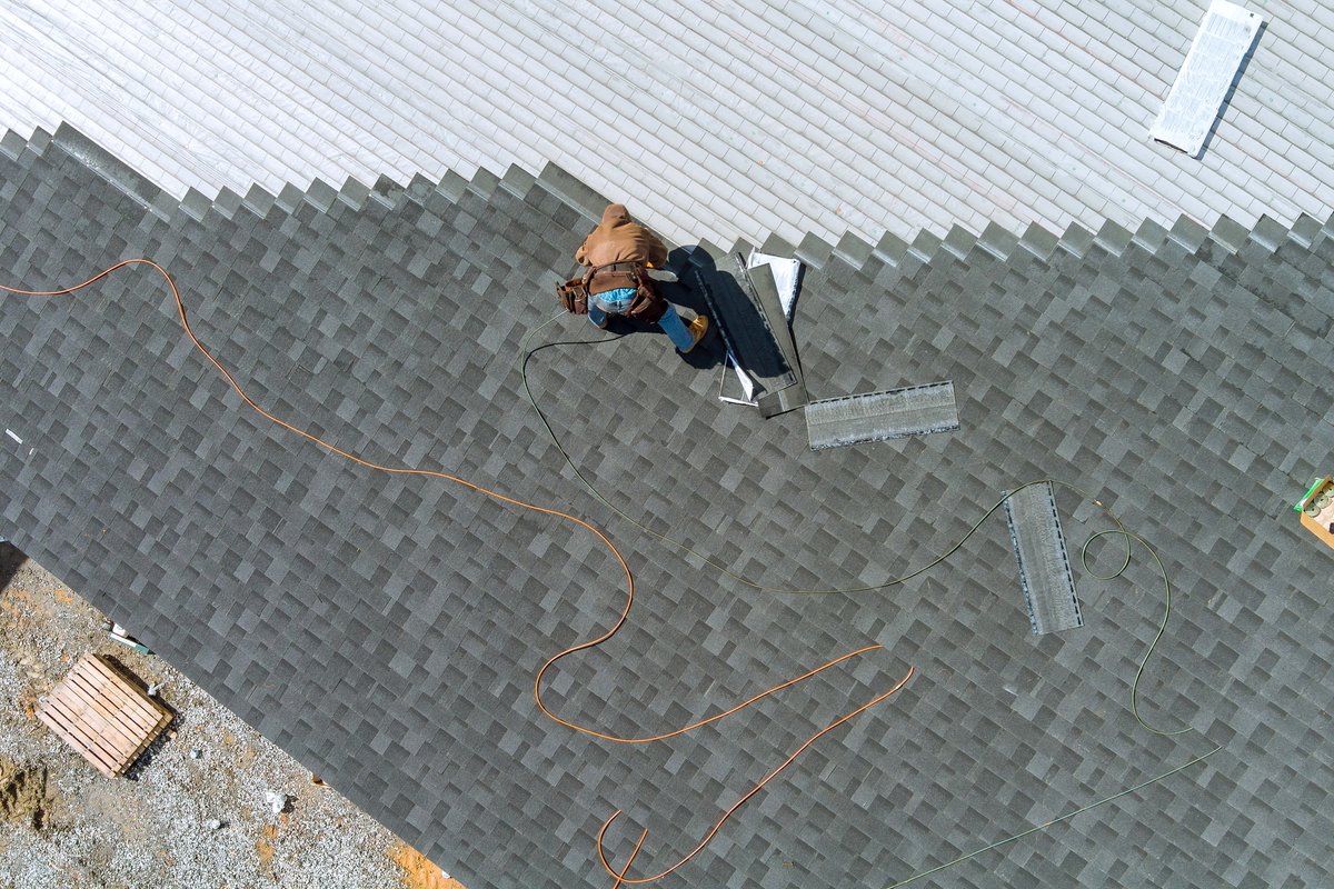 GetNrgPlus's tweet photo. Don't let a damaged roof go unnoticed. Our team at Energy Plus Home Improvements offers quick and reliable repair services for asphalt shingle roofs. Call us at (989) 833-1000 to schedule a repair appointment today. https://t.co/sUHByj8O2N