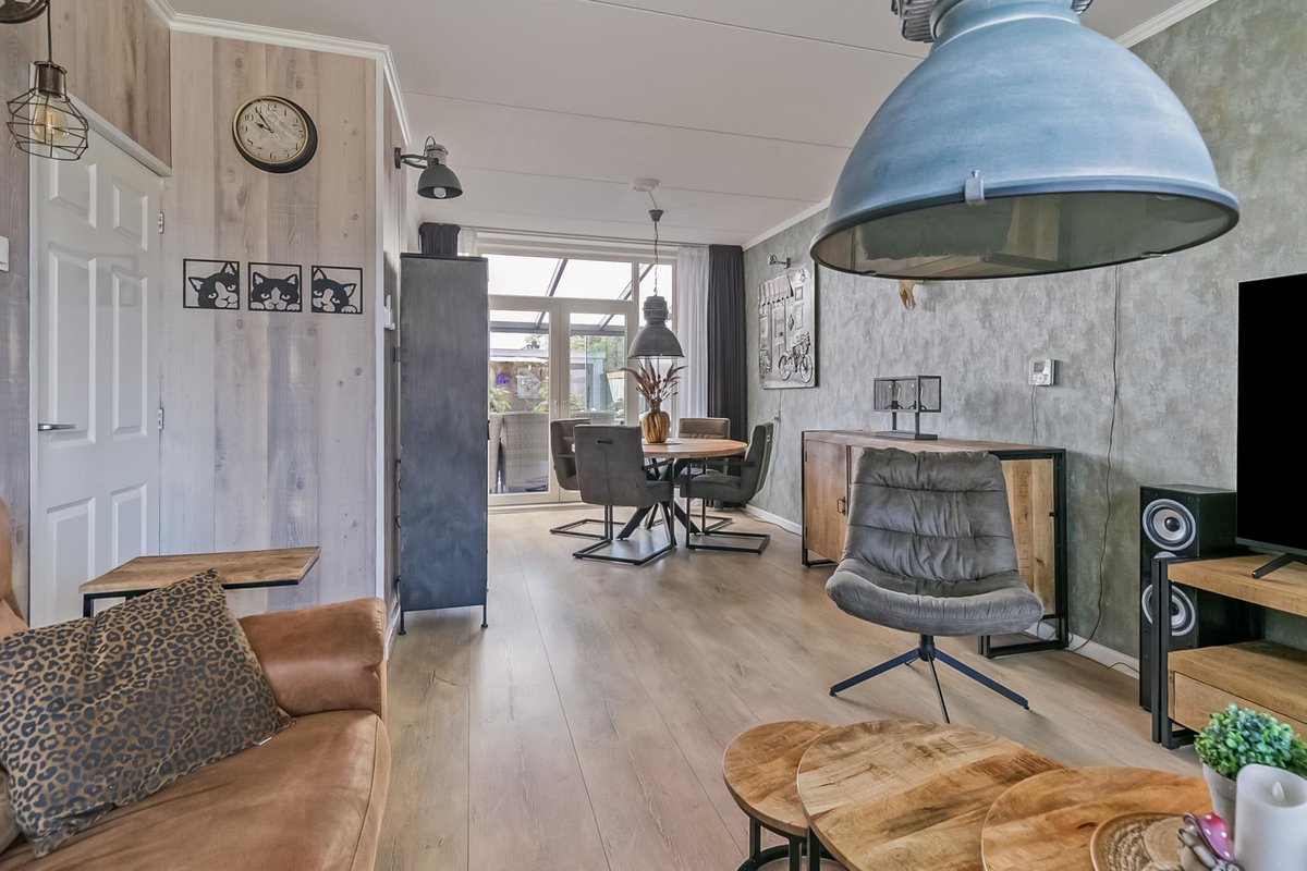 dbMakelaardij's tweet photo. 😍TE KOOP😍 Gondellaan 12 in Zaandam is opnieuw te koop. Voor meer informatie en om een bezichtiging te plannen, kunt u contact opnemen met de Bree Makelaardij.

 https://t.co/Fo5MwxjrDJ #deBreeMakelaardijZaanstad #TeKoop #Zaandam https://t.co/ohr1gYJrO3