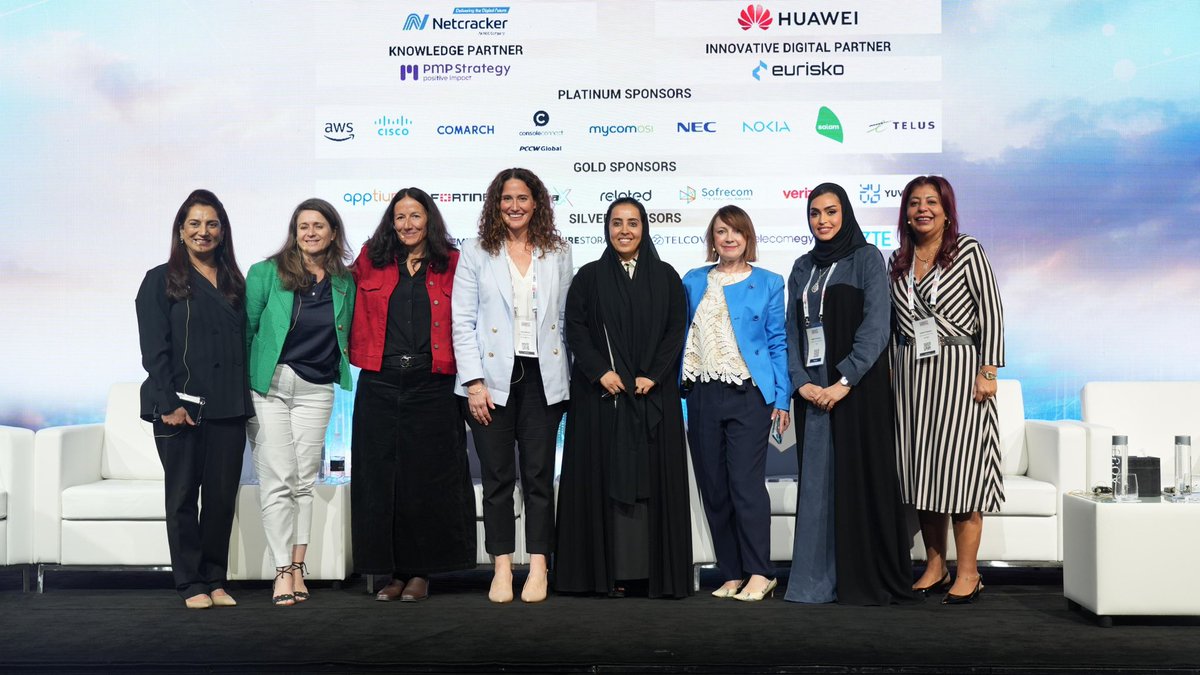 tdrauae's tweet photo. 📡 TDRA at the Telecom Review Leaders' Summit

Eng.   Nada Al Fardan shone in the WOMEN IN ICT panel, highlighting the vital role of women in the ICT sector.
An inspiring discussion on empowering female talent and fostering equality in the tech industry! 👩‍💻✨

#TelecomReview #WomenInICT #Empowerment #Technology