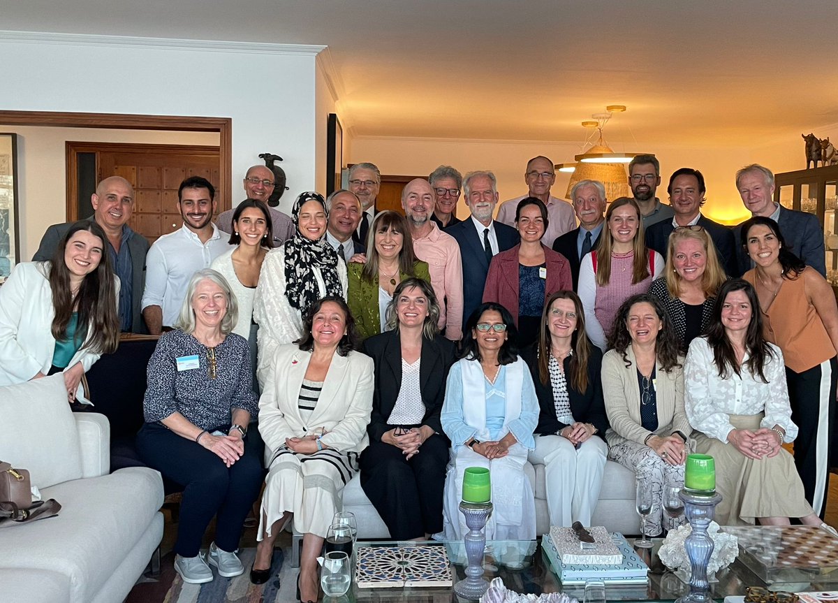 CanEmbUruguay's tweet photo. Celebrating biochemical researchers who help transform lives with a visit from Dr. Walter Herzog at @UCalgary 's Human Performance Laboratory.

Promoting knowledge exchange and collaboration in science and human performance.

#3DAHM #Science https://t.co/p9xJbG3pbI
