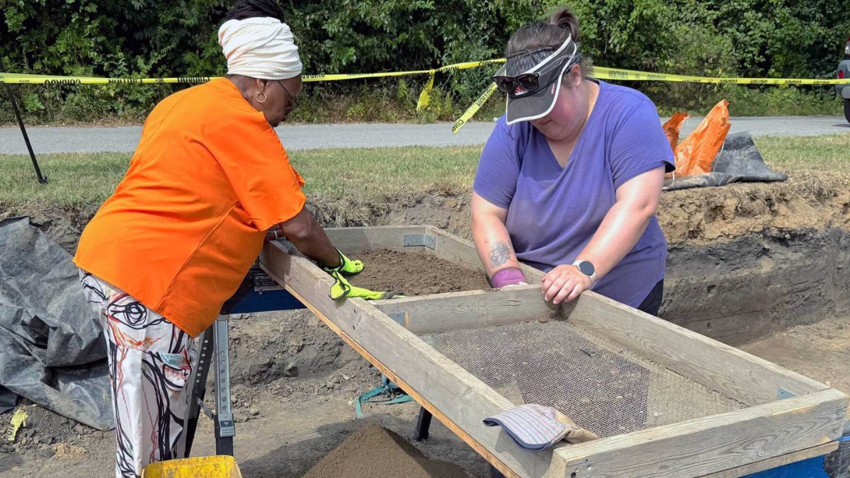 PrairieResInst's tweet photo. Brooklyn, Illinois—the first Black town in America to incorporate—is rich in history and resilience. @ILStateArch is collaborating with community leaders to preserve its legacy through #archaeology, education, and public outreach. Learn more below! 🧵
#BlackHistory #Preservation https://t.co/0vVHWikrpX