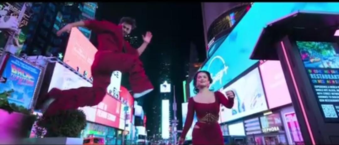 Absolutely awesome and I just can't wait to watch this movie so guys don't miss to watch this beautiful trailer 
#PintuKiPappiTrailerLaunch