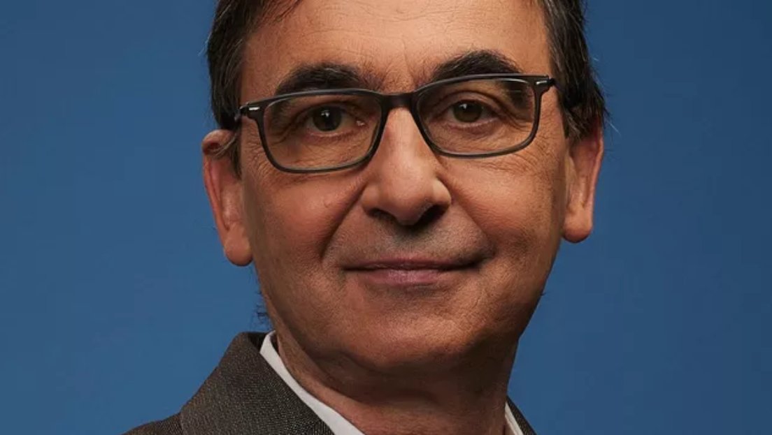 UVSQ (@uvsq) on Twitter photo 📰 Dans la presse : "Loïc Josseran aux commandes de l'UVSQ"
🎓 L'UVSQ a élu <a href="/LJosseran/">Loïc Josseran</a>, professeur de médecine, comme président. Sa mission : préparer l’intégration complète de l’UVSQ à <a href="/UnivParisSaclay/">Université Paris-Saclay</a> d’ici 2027.
👉 Lire l'article des <a href="/LesEchos/">Les Echos</a> : lesechos.fr/pme-regions/il… 📰 Dans la presse : "Loïc Josseran aux commandes de l'UVSQ"
🎓 L'UVSQ a élu <a href="/LJosseran/">Loïc Josseran</a>, professeur de médecine, comme président. Sa mission : préparer l’intégration complète de l’UVSQ à <a href="/UnivParisSaclay/">Université Paris-Saclay</a> d’ici 2027.
👉 Lire l'article des <a href="/LesEchos/">Les Echos</a> : lesechos.fr/pme-regions/il…