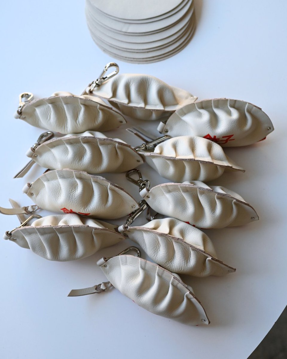 めちゃくちゃ美味しそうな
餃子が出来上がってしまいました。

ふっくらジューシーな見た目なので、
お腹空いてくる…

#コインケース