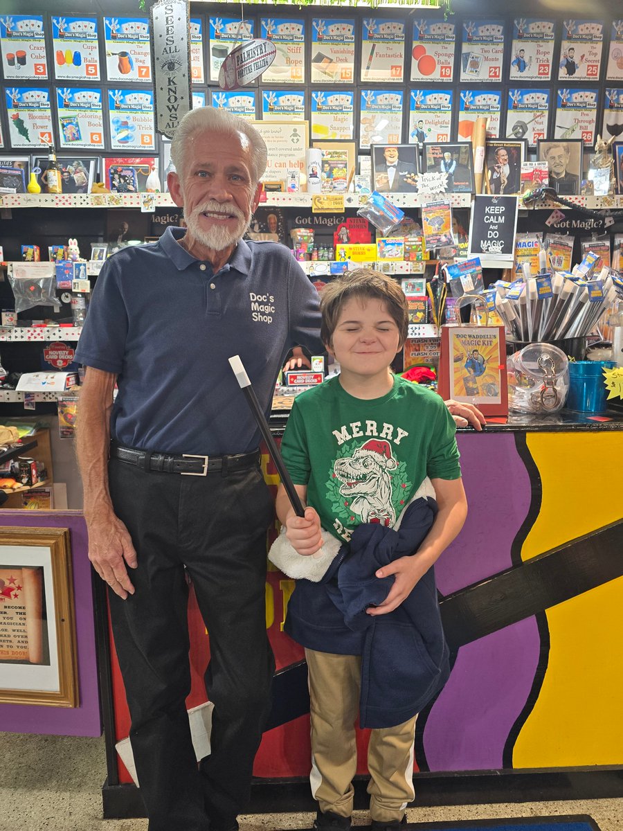 AngryMagician's tweet photo. Had another great visit with Doc in Gatlinburg this weekend! Can't wait to show you our latest trick!

@DocsMagicShop @magicshop1971 https://t.co/2pS2ifvZsR