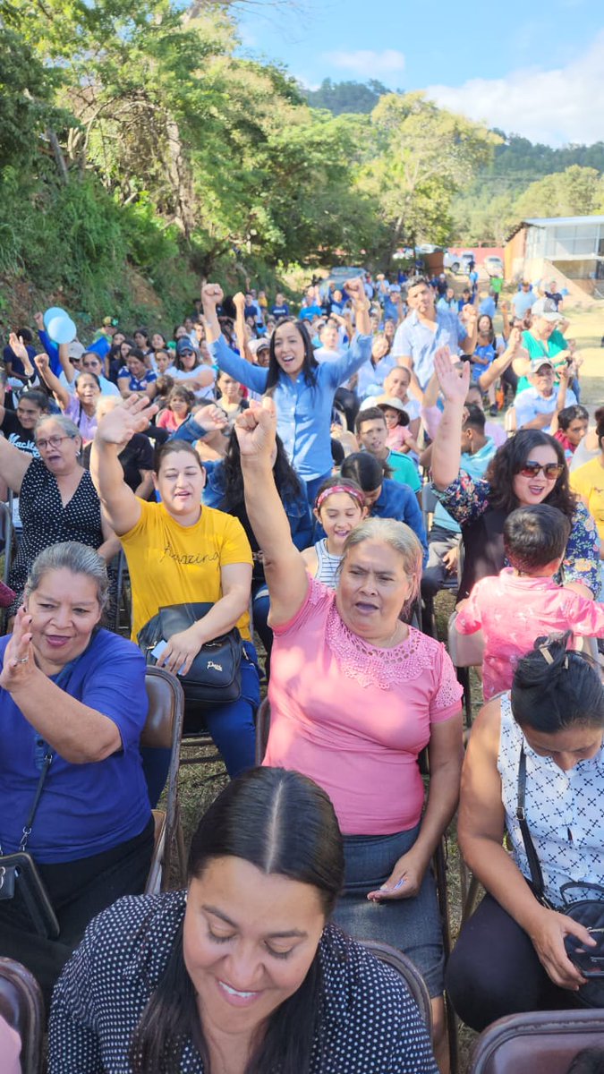 LissiCano's tweet photo. ¡Llego el momento de las mujeres en #SanAntonioDeOriente; es el momento de #Dignita!

#FirmesConSanAntonioDeOriente #FirmesConPapi #FirmesConDigna #FirmesConLos23 #PedaleandoAndo https://t.co/gTKEvKrT4f