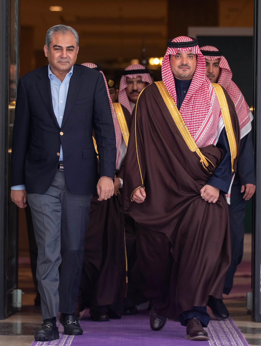 AbdulazizSNA's tweet photo. بحثت اليوم مع معالي وزير الداخلية وزير مكافحة المخدرات في جمهورية باكستان الإسلامية السيد محسن رضا نقوي، التعاون الأمني الثنائي، وسبل تعزيزه بما يحقق مصلحة البلدين وشعبيهما الشقيقين،،، https://t.co/CI0041qlHs