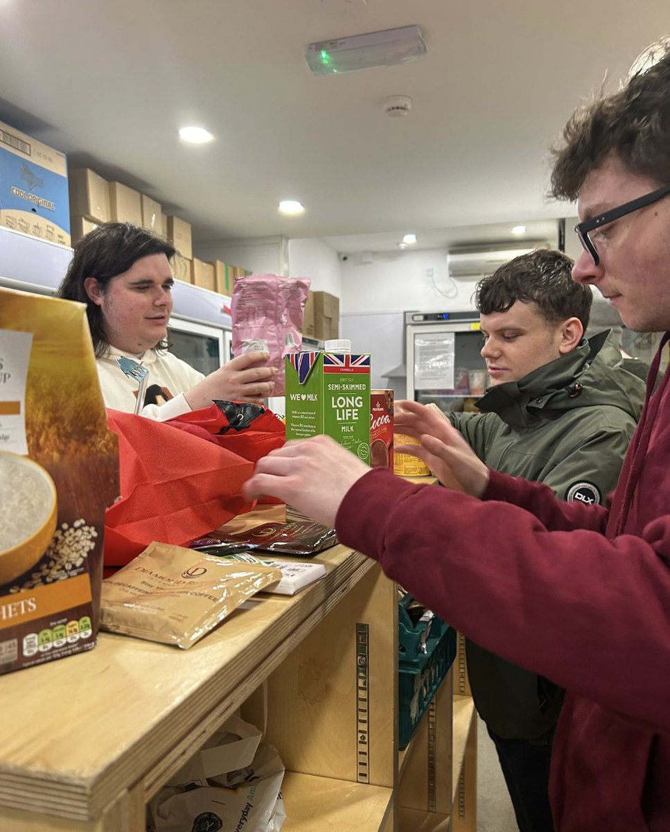 DRCYouthProject's tweet photo. A big thank you must go to our team of youth workers for all the hard work they've put into @NorthWestPantry this year! Our team were out in force again today, working hard bringing in today's delivery and stocking our shelves with produce from our partners @FareShareGWS. We couldn't do this without their ongoing support! Massive thank you also to Sean's Mum for making us a batch of cupcakes. We are loving this! #youthwork #community #food #youthvolunteers #volunteering