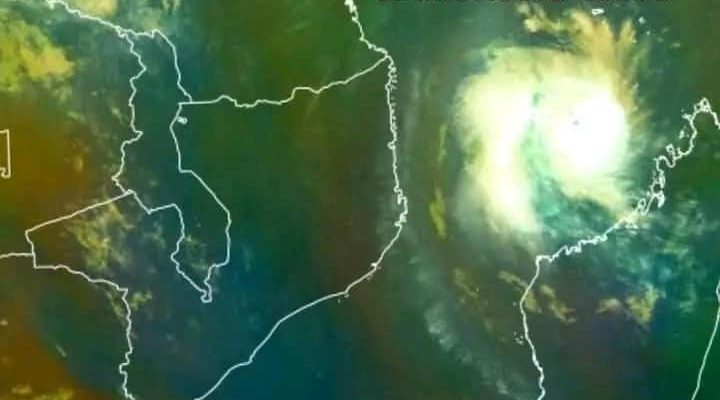 firehorse249791's tweet photo. Cyclone Chido claims two lives in Malawi, leaves trail of destruction > https://t.co/2TiMg358J7 via #Capitalism💀#ClimateCrisis #SevereWeather #Flood #Storm #CycloneChido #PetiteTerre #GrandeTerre #Mayotte #Malawi #Machinga #Blantyre #Zomba #Africa https://t.co/hk7TBsEAND
