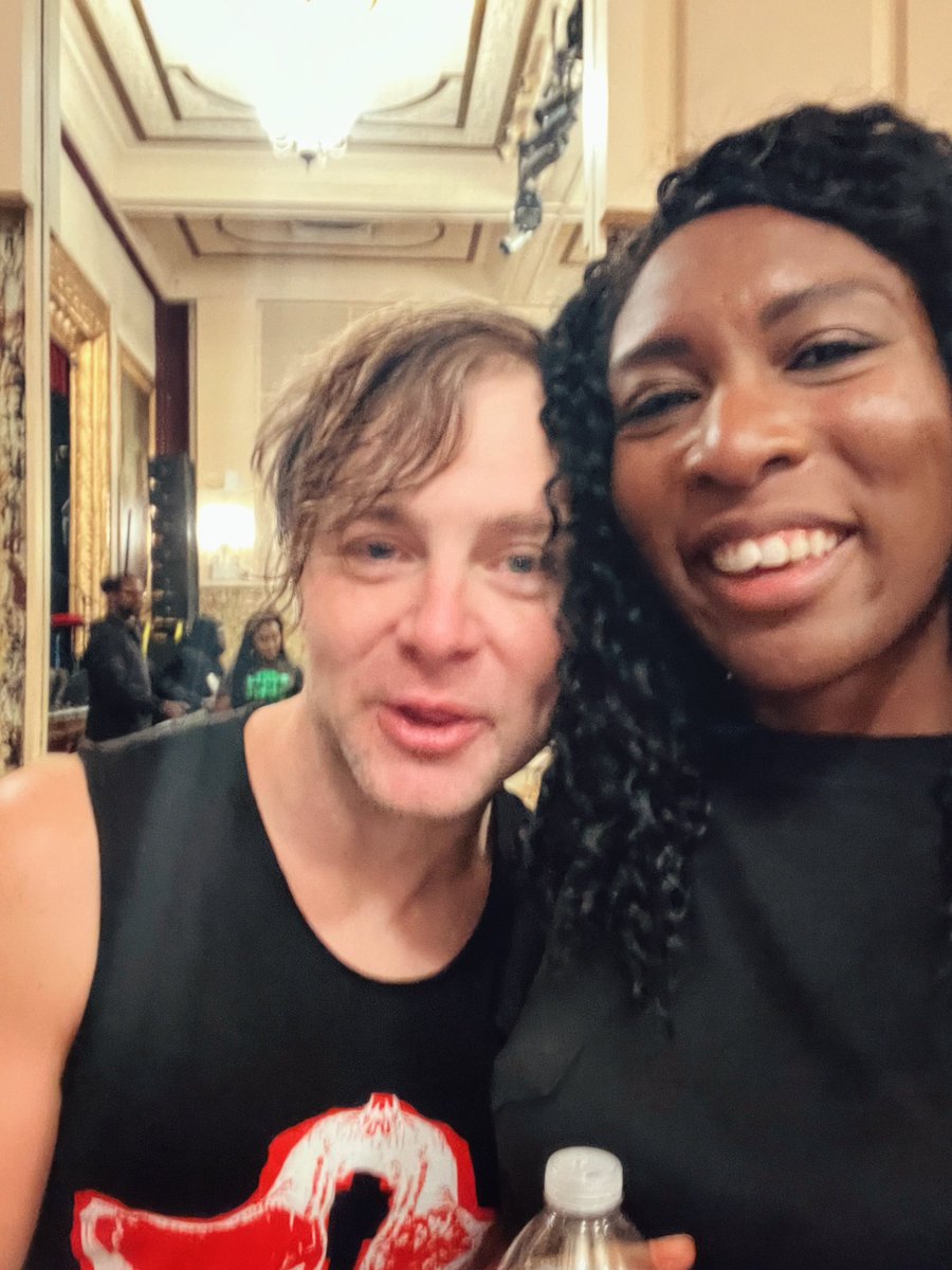 ellaments tweet media