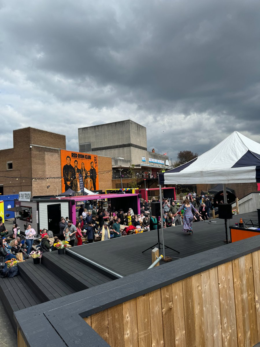 milapfest's tweet photo. Welcome to Day 4 #12DaysofMilap
Back in April, we had the pleasure of being involved in the opening of a brand new venue, @salttarbootle as part of Bootle International Festival.
Sharing Indian Arts & Culture with the community, with Bollywood melodies & dance @malec_kinga https://t.co/FcWggSNvRh
