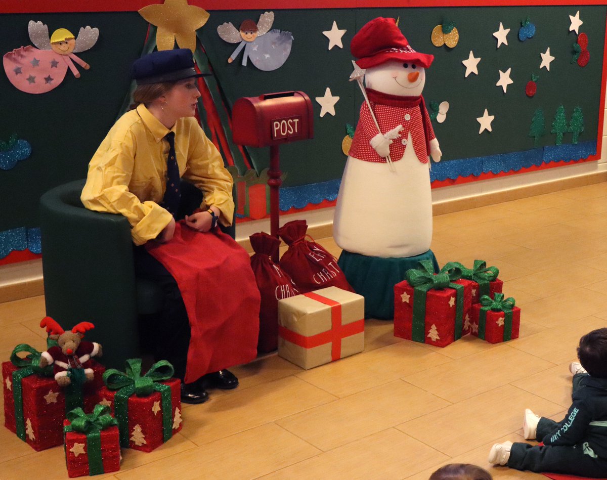 The Royal Postman is spreading holiday cheer by collecting our Infants students' Christmas letters today!  🛵📬📨👑👑👑