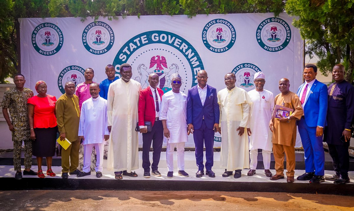 cpsedostate's tweet photo. PRESS RELEASE 

OFFICE OF THE GOVERNOR
EDO STATE GOVERNMENT 

SIGH OF RELIEF IN BENIN CITY, AS EDO GOVERNMENT EMBARKS ON NEW ROAD PROJECT

Edo State Government will soon commence work on the long stretch of road linking the prayer ground of https://t.co/fW8KfUaaM1