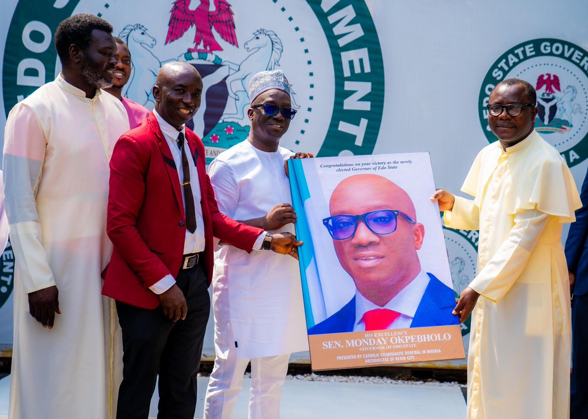 cpsedostate's tweet photo. PRESS RELEASE 

OFFICE OF THE GOVERNOR
EDO STATE GOVERNMENT 

SIGH OF RELIEF IN BENIN CITY, AS EDO GOVERNMENT EMBARKS ON NEW ROAD PROJECT

Edo State Government will soon commence work on the long stretch of road linking the prayer ground of https://t.co/fW8KfUaaM1