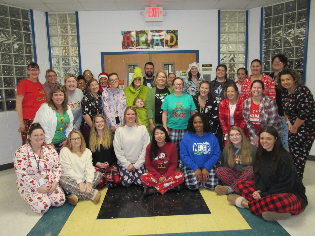 MMPTurtles's tweet photo. A 2 hour delay fit right in with our pajama day! @FCPS1News  #spiritdayfun https://t.co/Nfm0UGVhmY