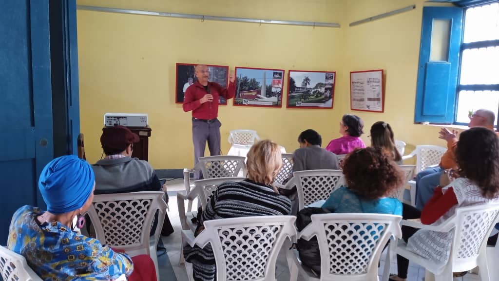 🗣️ Inició en #VillaClara el programa Leer la Historia 2024, un evento auspiciado por la filial de la Unión de Historiadores de Cuba en el territorio.

✍️ <a href="/LisandraBorge98/">@LisandraBorges</a>
