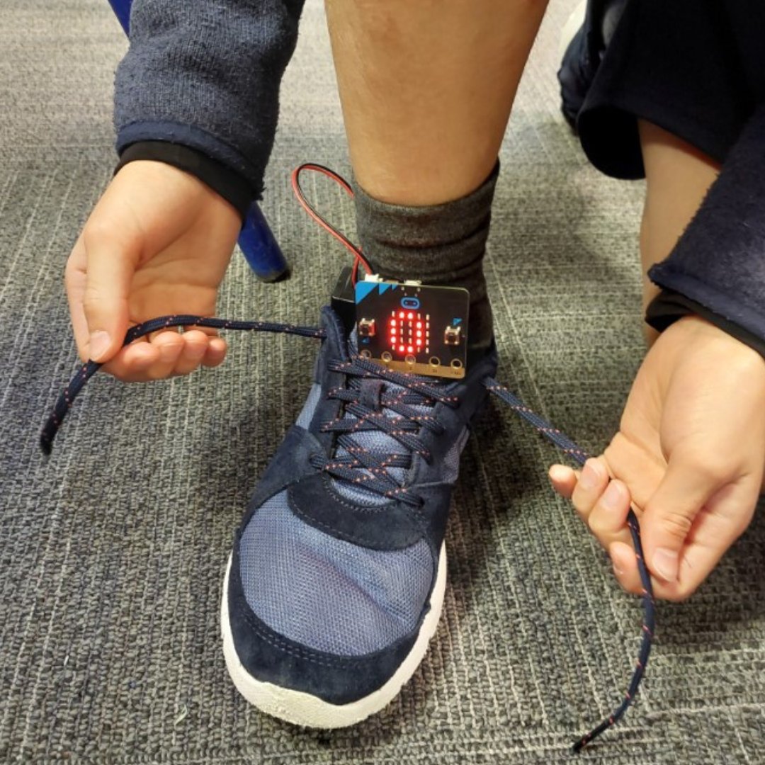 BSB_Brussels's tweet image. For the #HourofCode our students took on exciting coding challenges: recreating our school in Minecraft, building step counters with Micro:bit, and creating music with code. They explored programming in fun ways while building skills like problem-solving and collaboration.