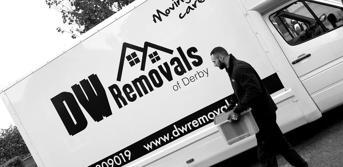 RemovalsDW's tweet photo. We begin our final week before the Christmas break with a move from #Littleover to #Hilton. 
https://t.co/sdFlshauk8 
#derby #derbyshire #eastmidlands https://t.co/eR9iD6PahR