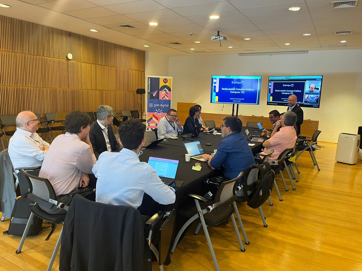 GobDigitalCL's tweet photo. La semana pasada realizamos la 6ta sesión del Consejo de Compras Tecnológicas, instancia en la que se presentó la propuesta de "Recomendaciones de política y buenas prácticas para la contratación TIC en el Estado de Chile" 🧵👇 https://t.co/dJ3KE8mAlG
