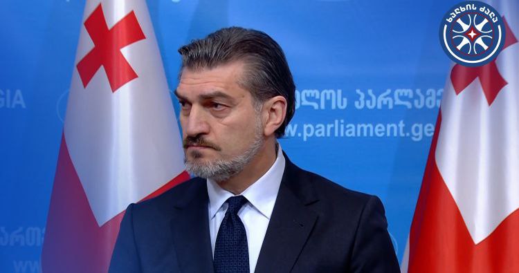 🇬🇪🇪🇺 El nuevo presidente de Georgia, que acaba de ser elegido, Míjeil Kavelashvili, tras expulsar del gabinete a la anterior presidenta, una ciudadana francesa, declaró que Georgia no se unirá a la UE, abandonando sus valores.