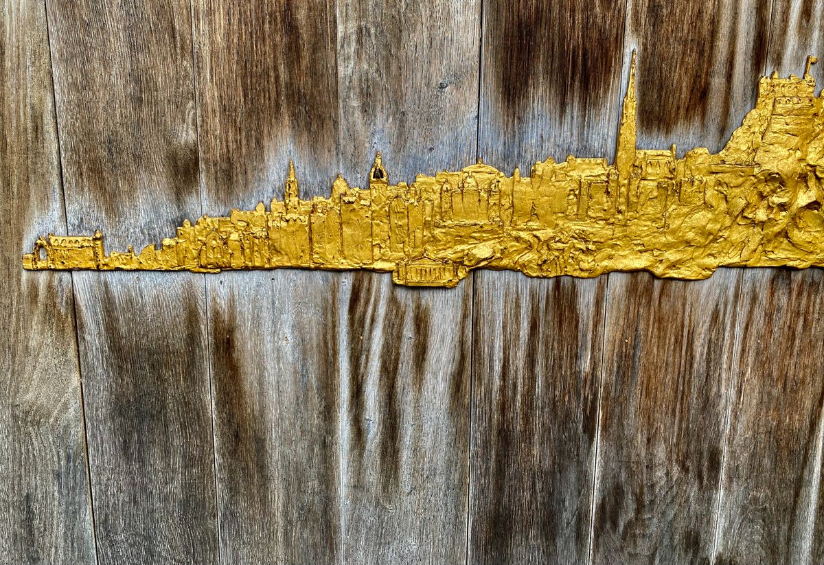 If you’re visiting Edinburgh this holiday season, download our app filled with a range of self-guided tours in and around the city!

For more info: curiousedinburgh.org/download-the-a…

#edinburgh #scotland #walkingtours