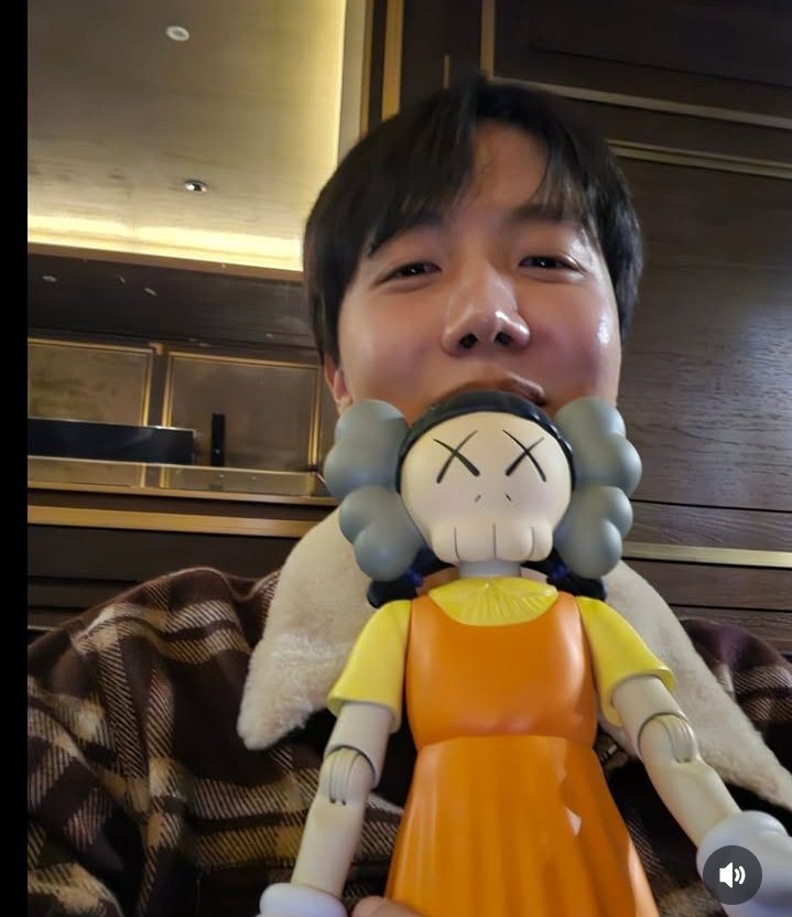 Rubiyan07's tweet photo. uarmyhope on Instagram ✨❄️
#JHOPE https://t.co/l3pOzNxmMu