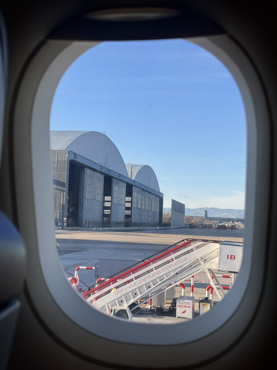 ML_DF's tweet photo. Pues si hay que ir a Paris a animar a los canastos se va y punto…. VVVAAAAAMMMOOOOOOSSSSSS @RMBaloncesto #HalaMadrd https://t.co/RATawwx4Zp