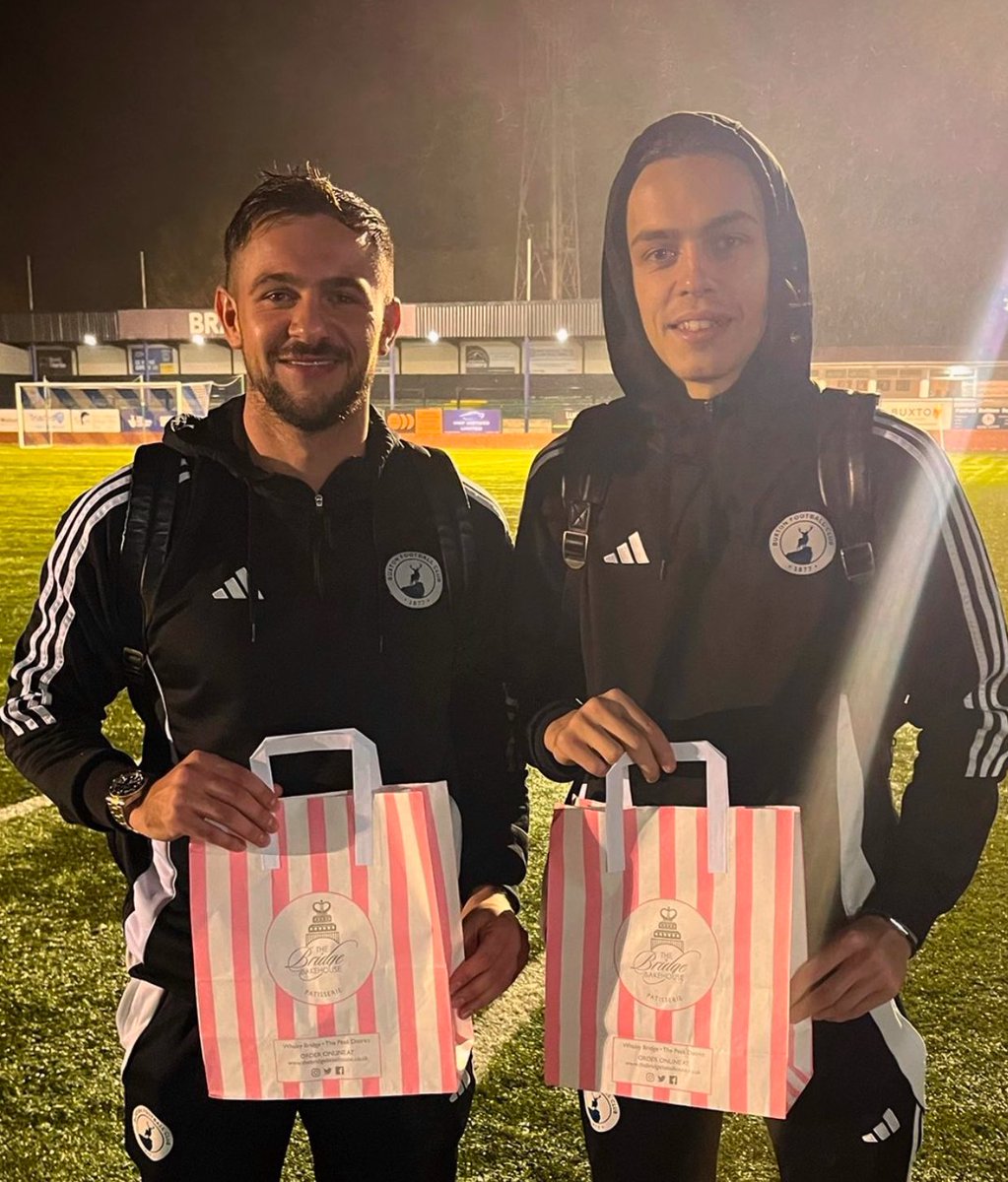 👑 𝘾𝙧𝙤𝙬𝙞𝙣𝙜 𝙩𝙝𝙚 𝙬𝙞𝙣𝙣𝙚𝙧𝙨 of our player awards for November on Saturday.

Well done to Diego and Liam for picking up our Goal and Player of the Month awards respectively.

Thanks to sponsor <a href="/BridgeBakehouse/">TheBridgeBakehouse</a> for their prizes. 🧁

#UpTheBucks | #TeamBuxton