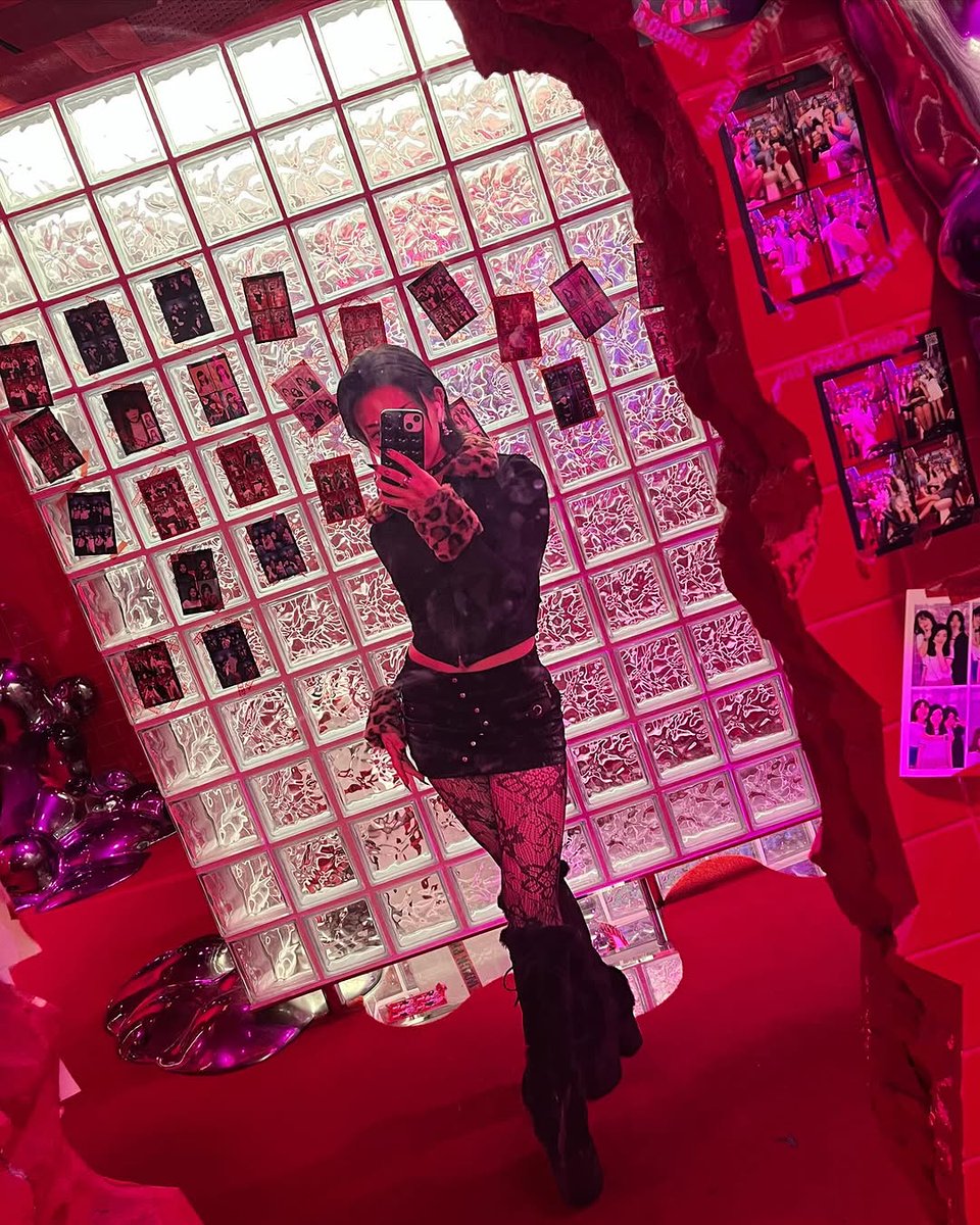 KimSeriUpdates's tweet image. 📢 #AleXaUpdate @AleXa_ZB 

IG Post Upload 
"On a date with myself" 

#AleXa #알렉사 #AITrooper