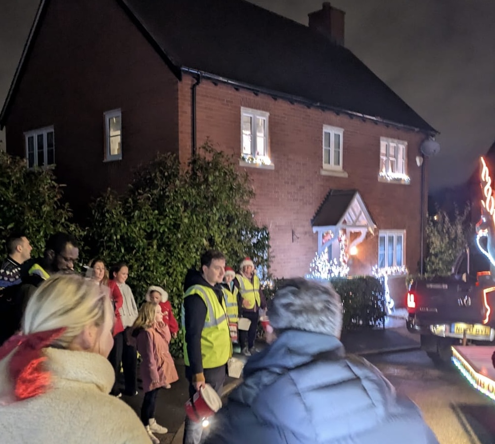 Santa was delighted to be joined by <a href="/mike_reader/">Mike Reader MP</a>  MP for Northampton South when we went out on Sunday to tour Poppyfield Drive off the Newport Pagnell Road.
#northamptonsanta #rotary #northapton