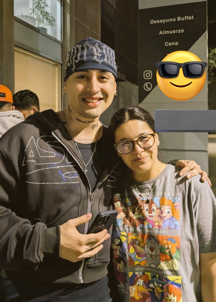 El sábado conocí a <a href="/tiagopzk/">GOTTI</a> en una de las situaciones más freak y baknes de la vida. Estaban haciendo free en la calle, frente al hotel, casi todos los chicos de la #fmsworldseries  fué tremendo espectáculo 🙌 . Destacó la humildad y simpatía que todos ellos transmiten 🫶